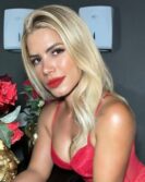 Nicole Shiva | Terapeutas