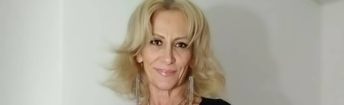 Adriana Schimidt | Terapeutas