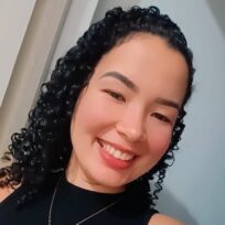 Lara Ferrari | Terapeutas