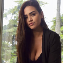 Suzy Veena | Terapeutas