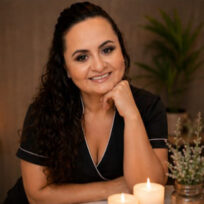 Cris Massoterapeuta | Terapeutas