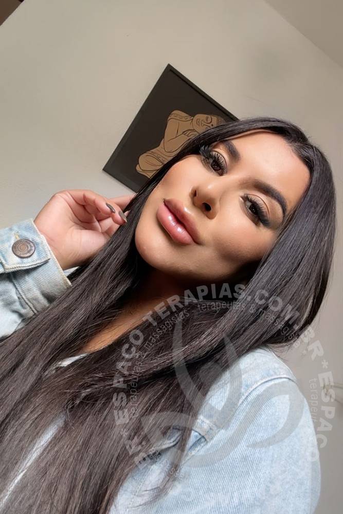 Camila Queiroz | Terapeutas