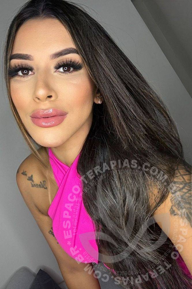 Camila Queiroz | Terapeutas