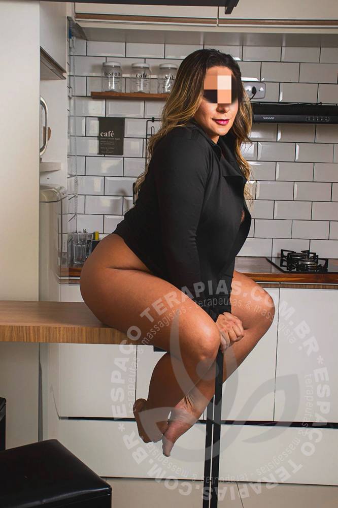 Lara Recreio | Massagistas