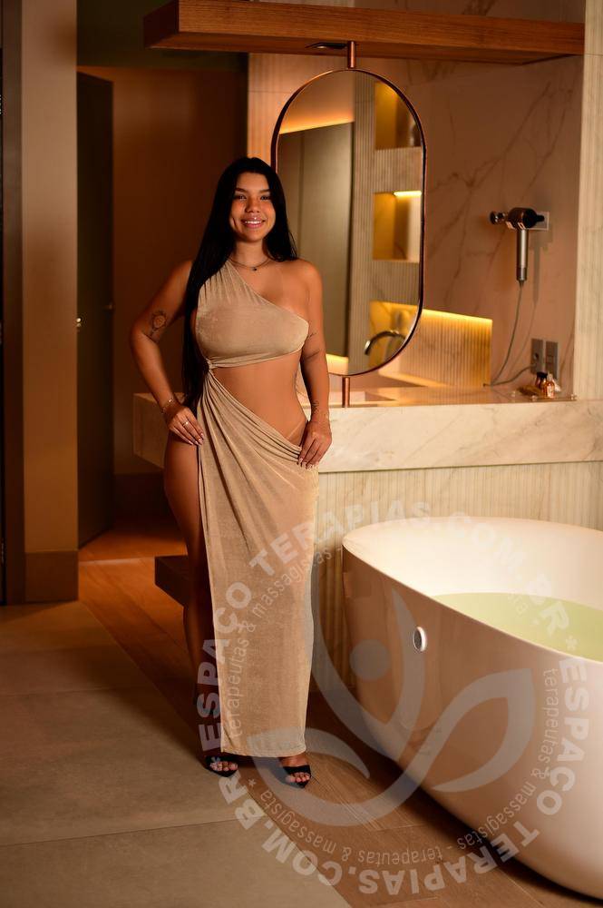 Thaina Veena | Terapeutas