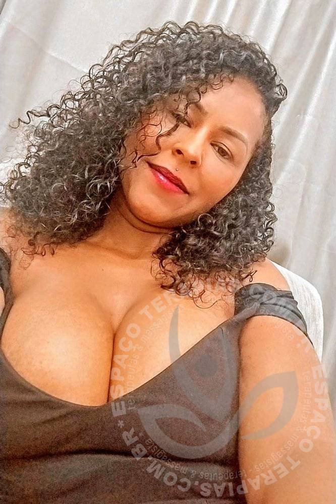 Camila Nuruu | Terapeutas