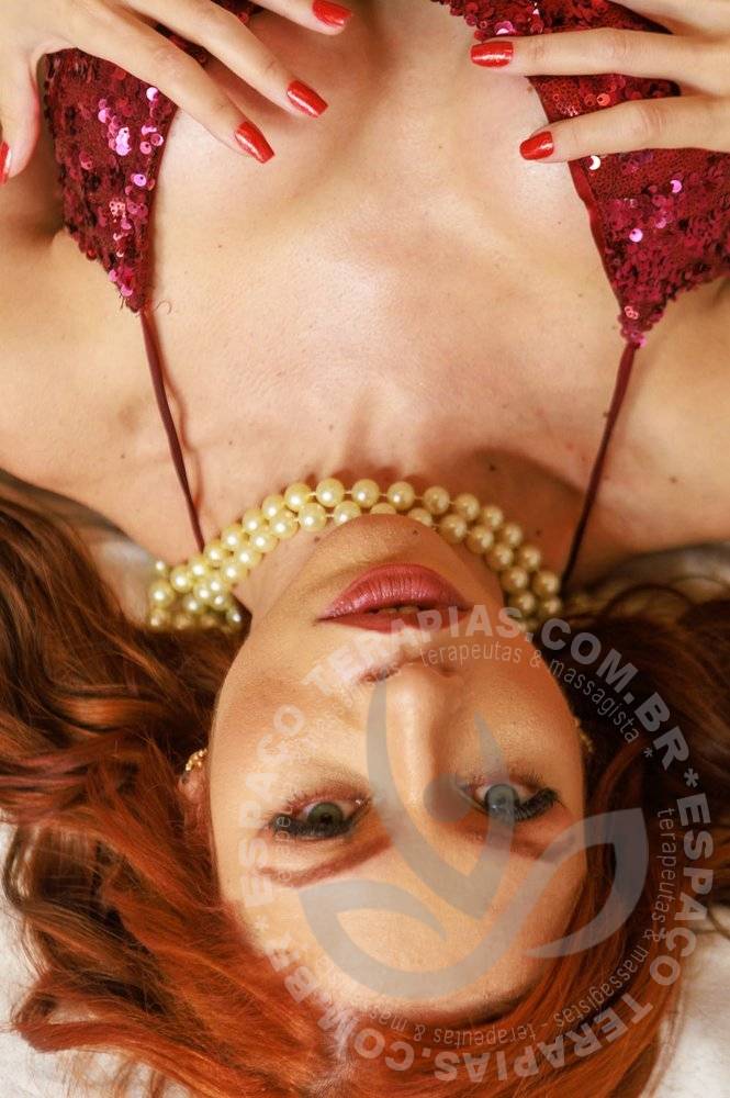 Ruby Roux | Massagistas