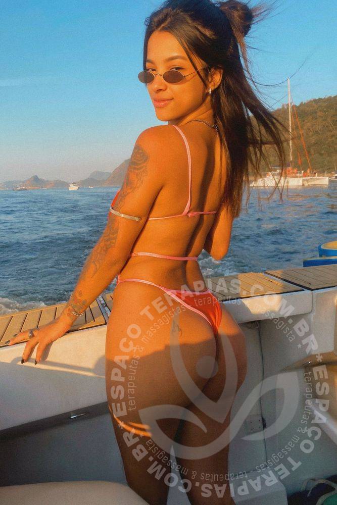 Maya Sales | Massagistas