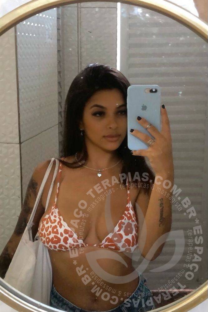 Maya Sales | Massagistas