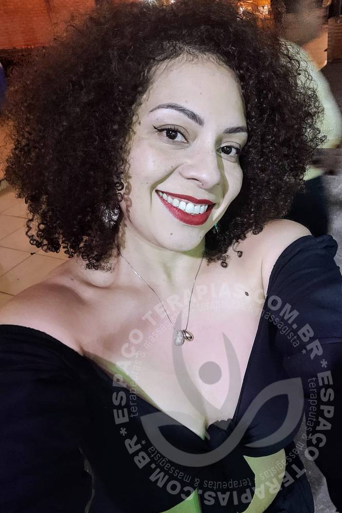 Ariana Massagista Tantrica | Terapeutas