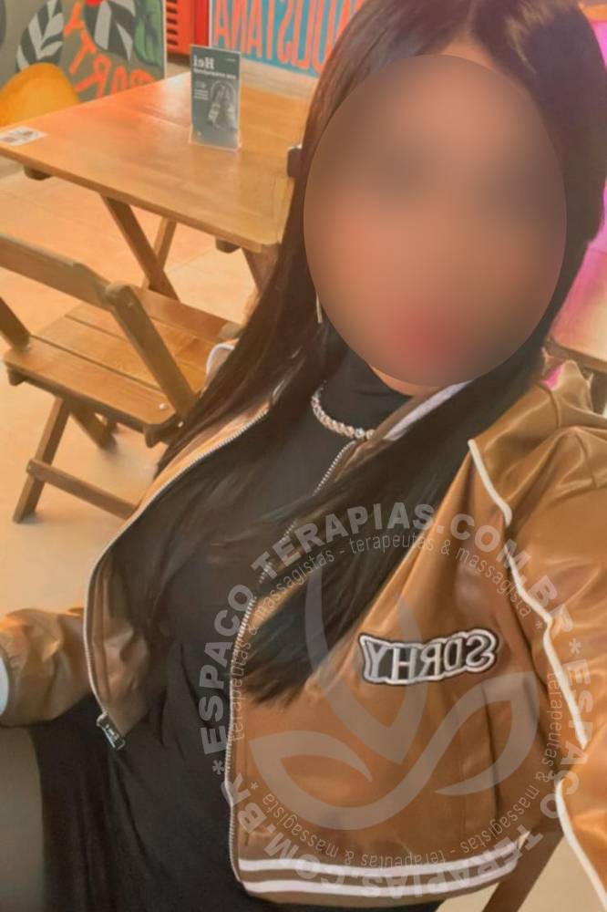 Nayara | Massagistas