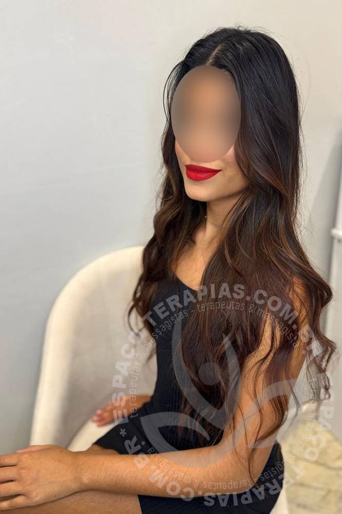 Mirela Lumière | Massagistas