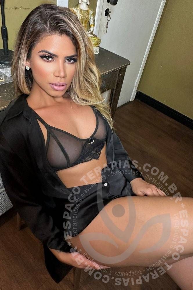 Nicole Shiva | Terapeutas