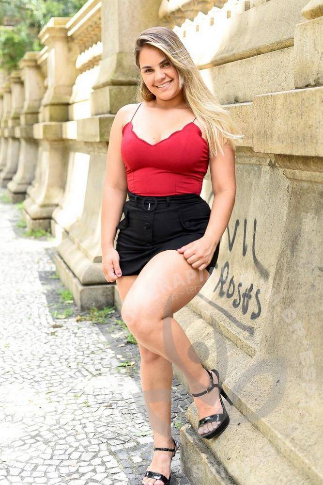 Rebeca Mithra | Terapeutas Rebeca Mithra | Terapeutas