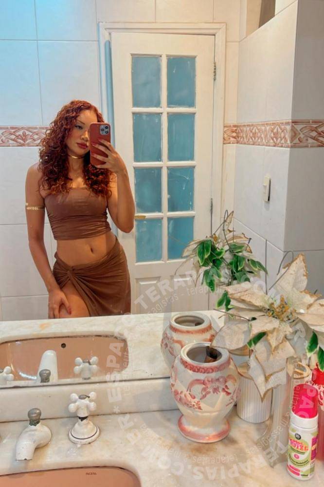 Bia Leal | Terapeutas